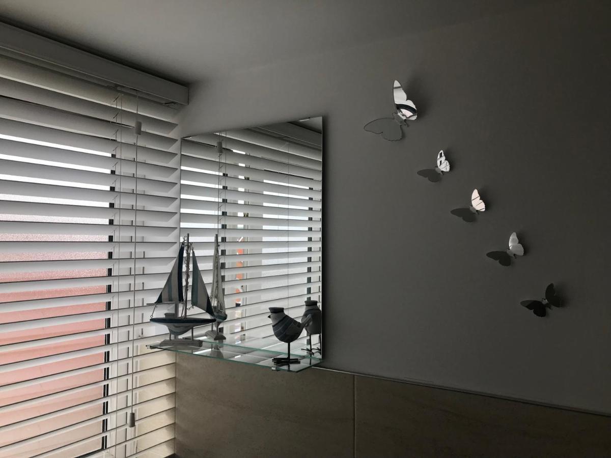 Smith'S Loft Bed & Breakfast Чичестър Екстериор снимка